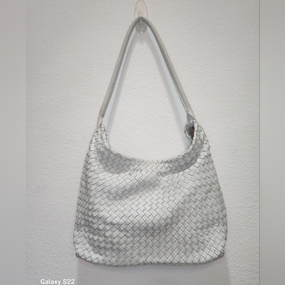 Fossil Genuine Leather Basket Weave White Shoulder Bag - Picture 6 of 9